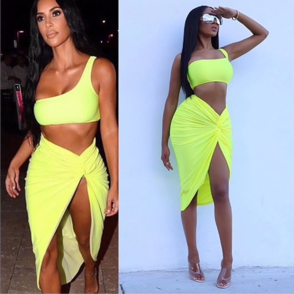 NEW Yellow High Slit Set - Picture 2 of 9